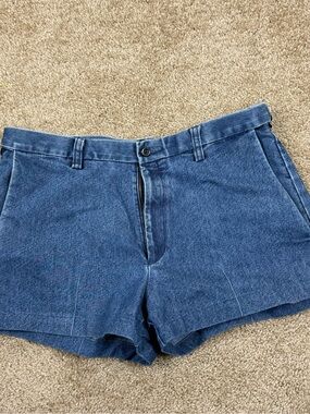 Haggar Classic Fit Women's Denim Shorts in Blue Denim
